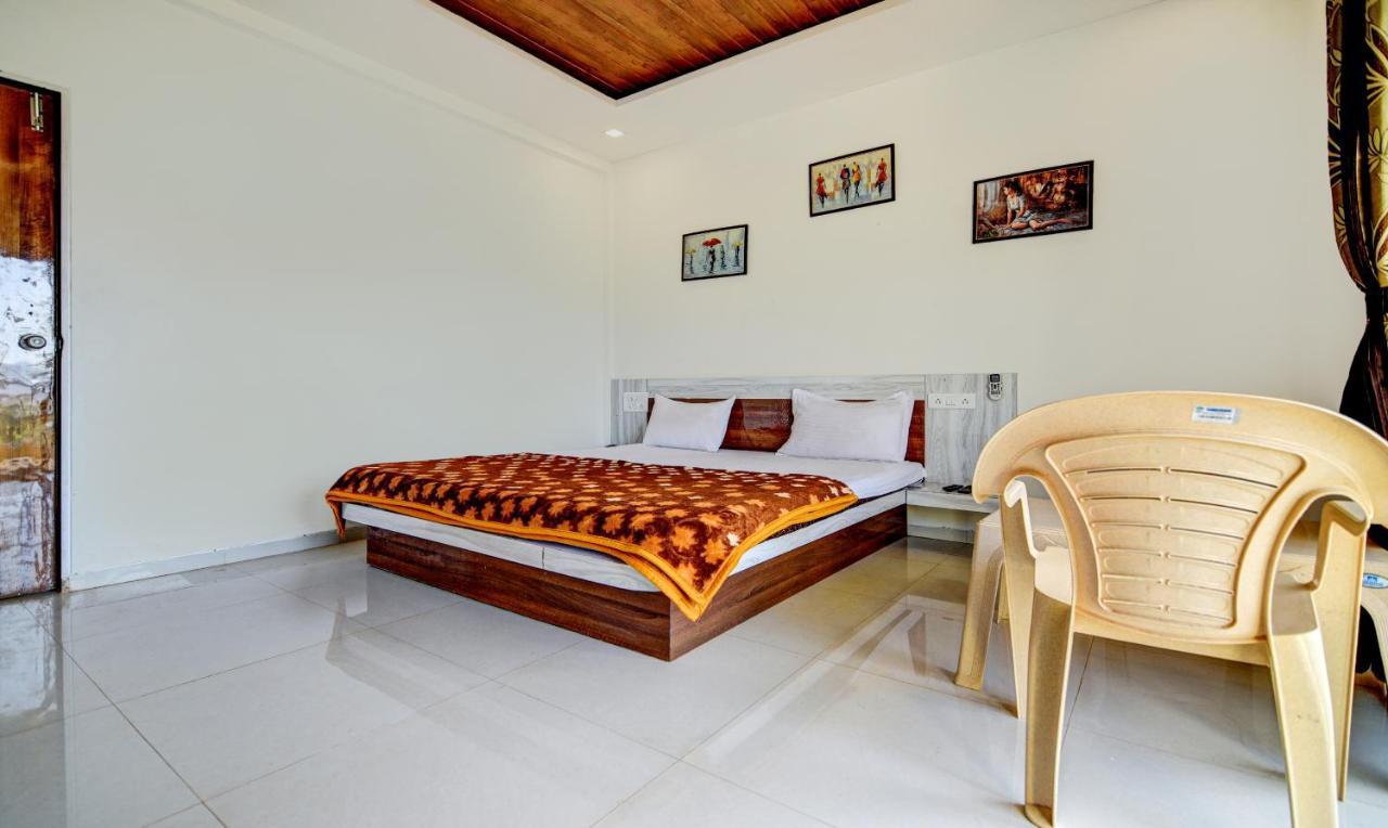 Aditya Hill View Inn Mahābaleshwar Exteriör bild
