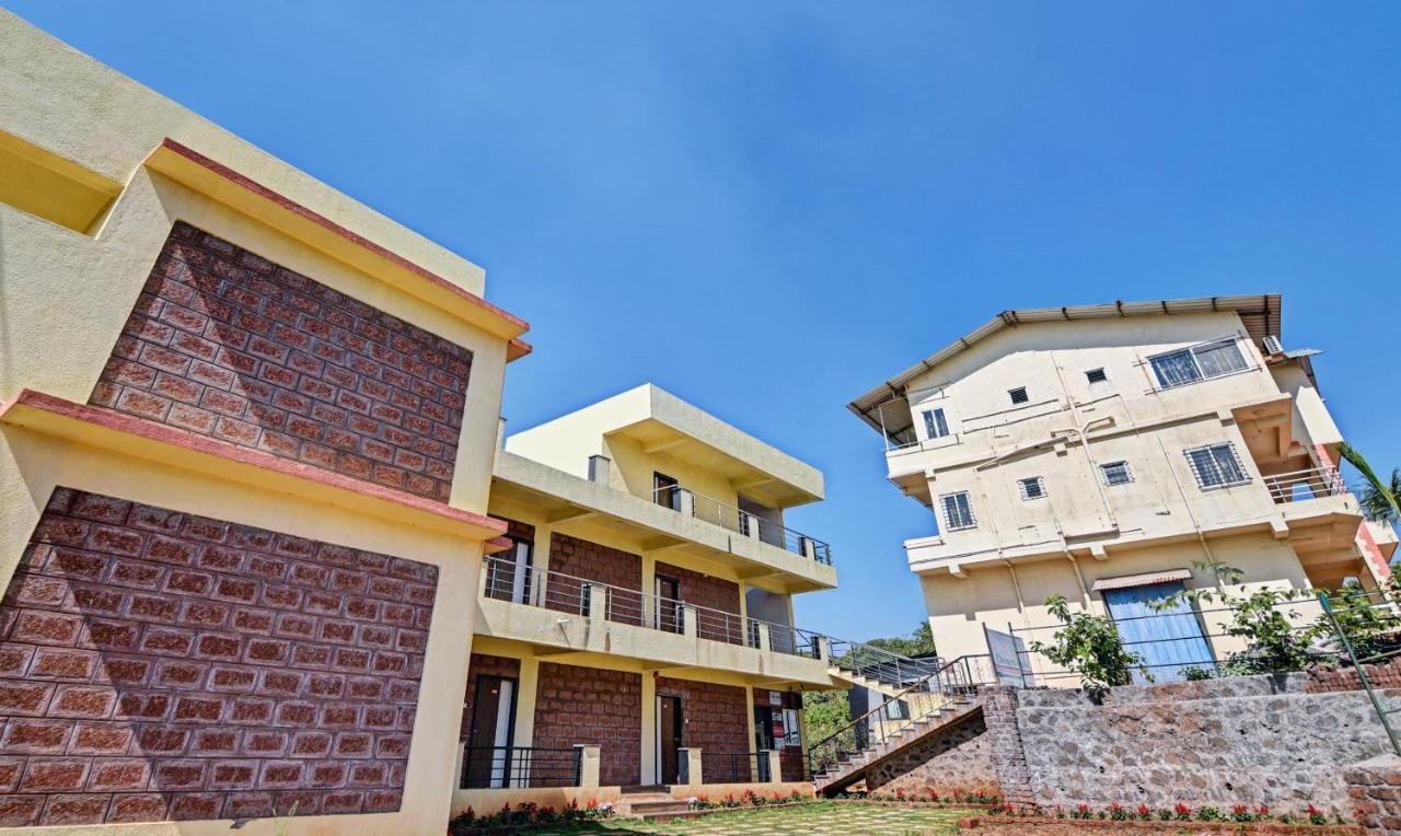 Aditya Hill View Inn Mahābaleshwar Exteriör bild