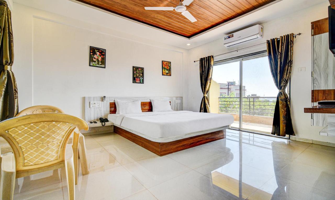 Aditya Hill View Inn Mahābaleshwar Exteriör bild